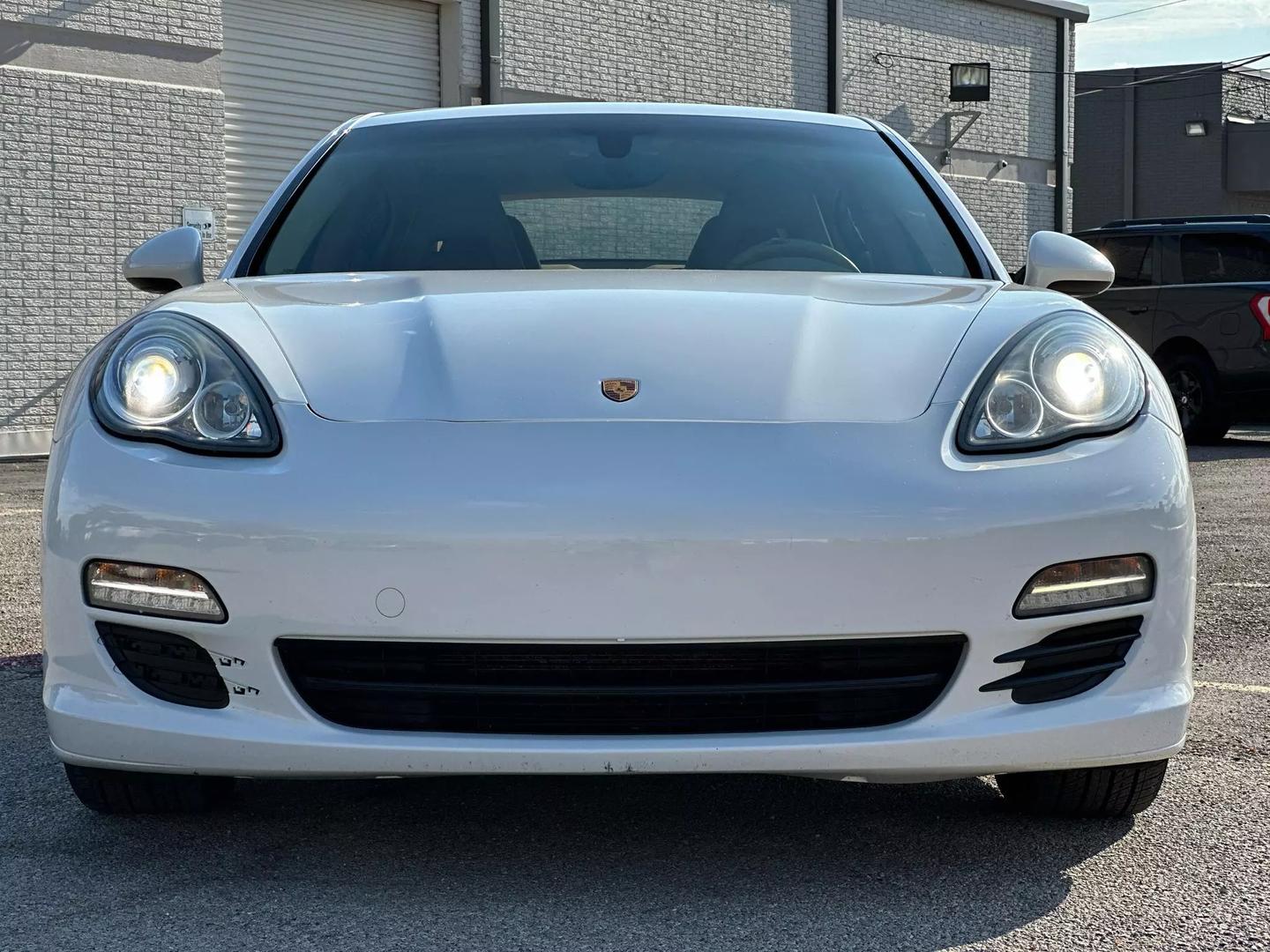 2011 Porsche Panamera - Image 12