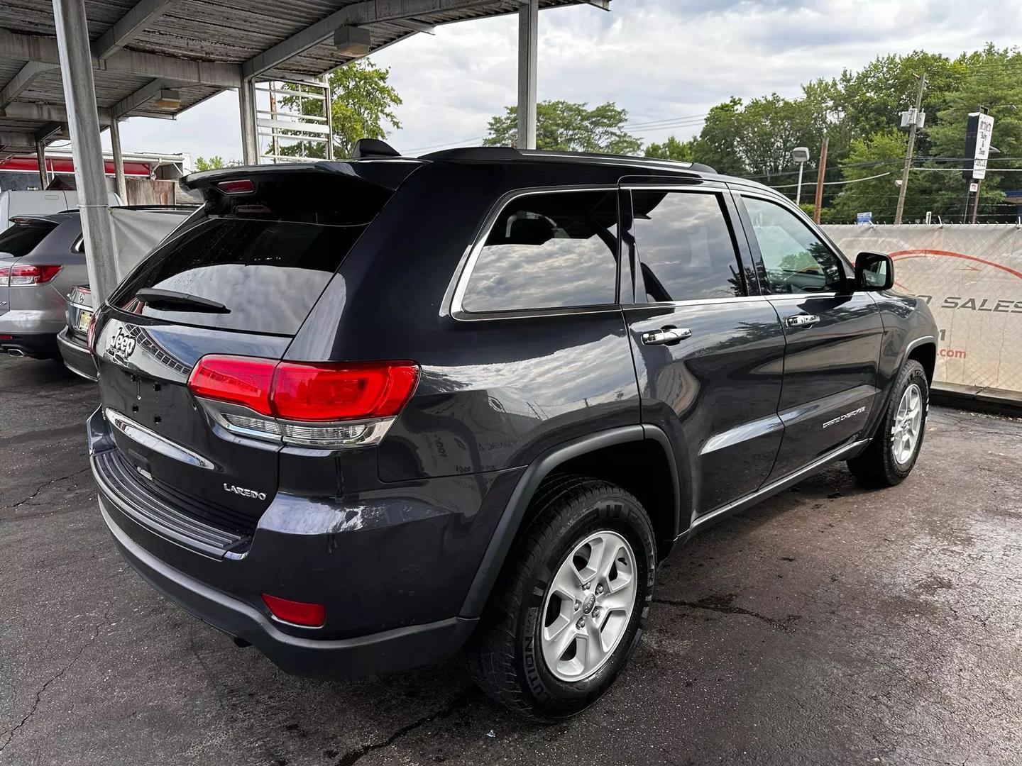 2016 Jeep Grand Cherokee - Image 13