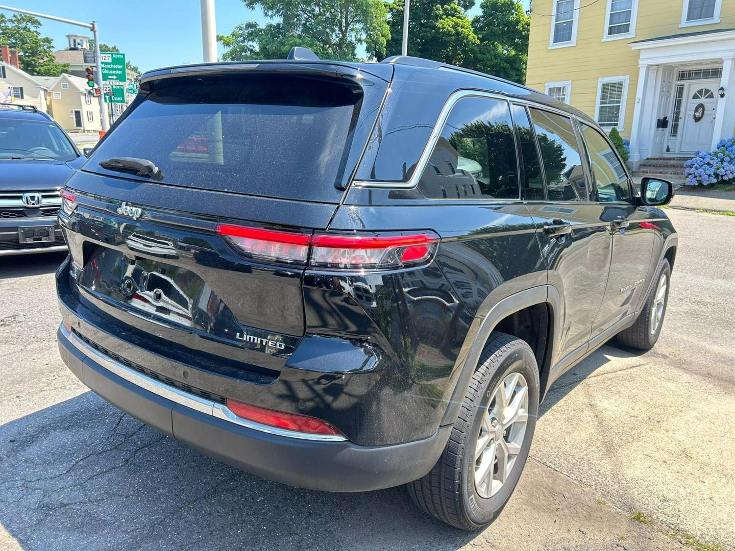 2023 Jeep Grand Cherokee Limited photo 5