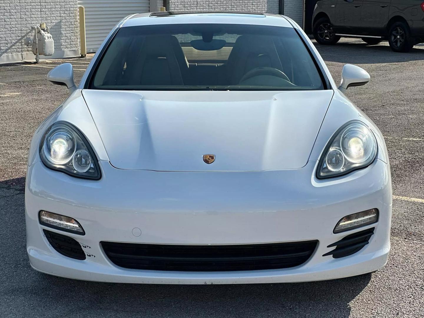 2011 Porsche Panamera - Image 11