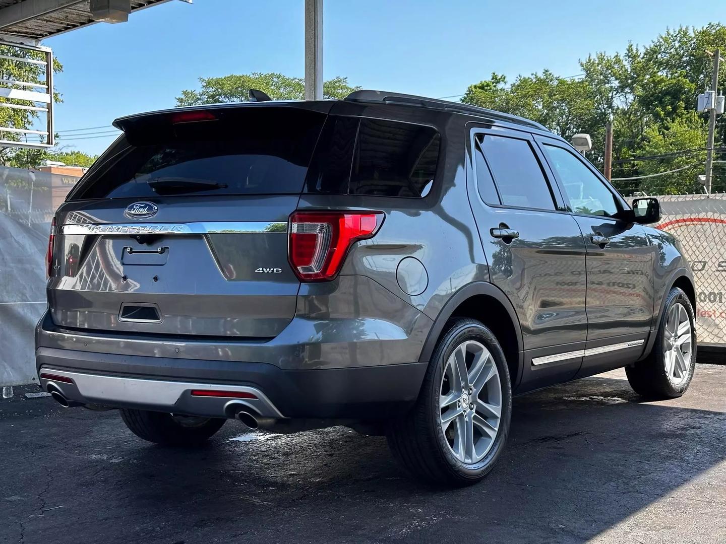 2016 Ford Explorer - Image 9