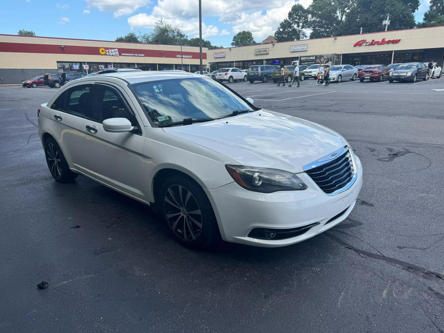 2014 Chrysler 200 Limited photo 2