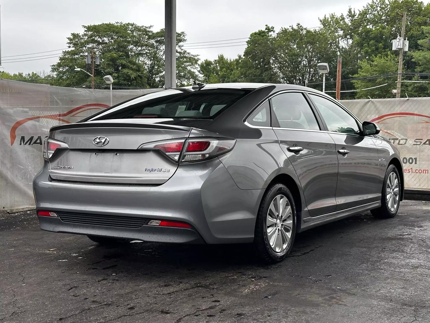 2017 Hyundai Sonata Hybrid - Image 9