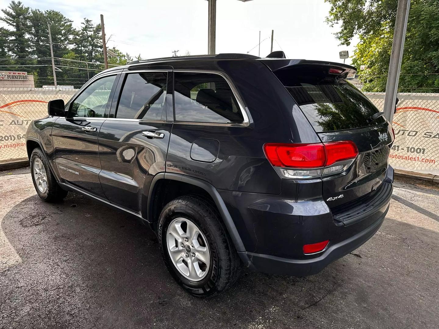 2016 Jeep Grand Cherokee - Image 12