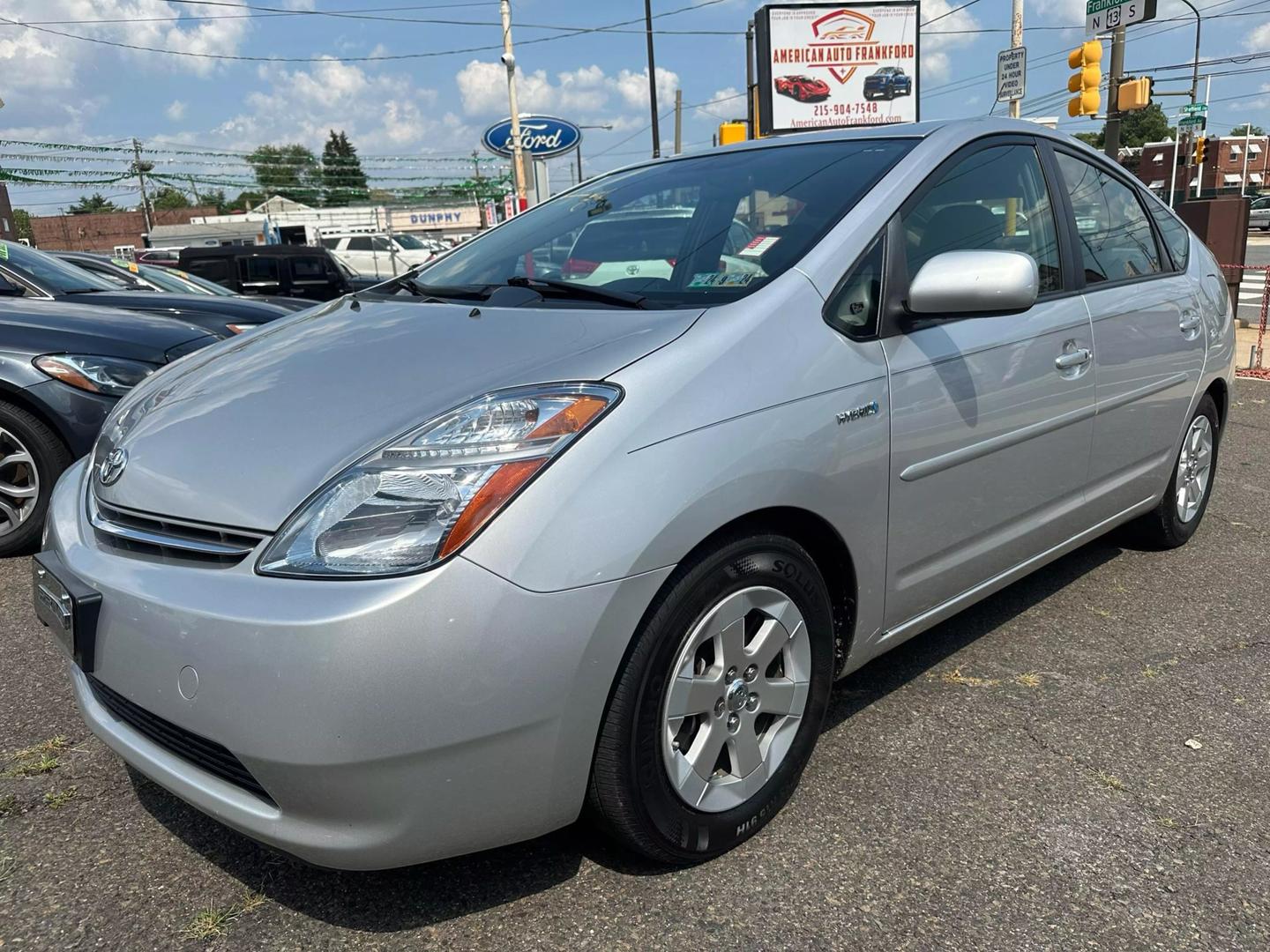 2009 Toyota Prius hybrid car with sleek design, known for its fuel efficiency and eco-friendly performance.