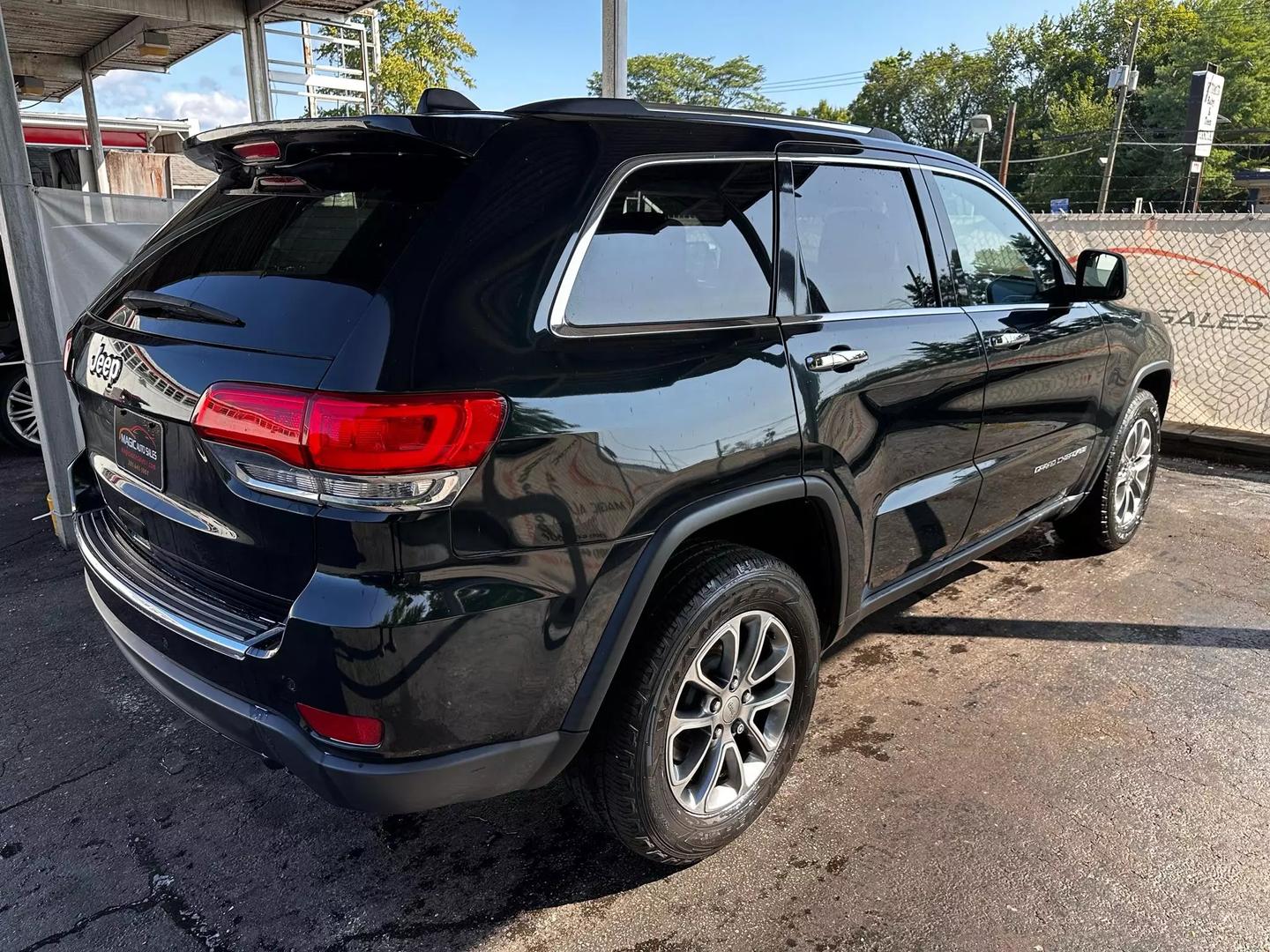 2015 Jeep Grand Cherokee - Image 12