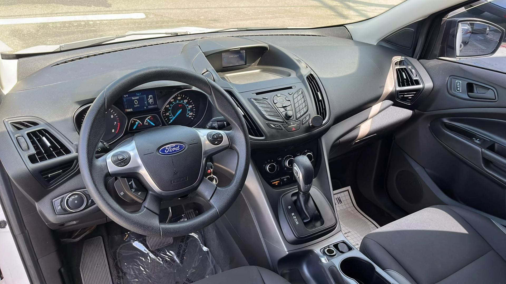 2015 Ford Escape S photo 23