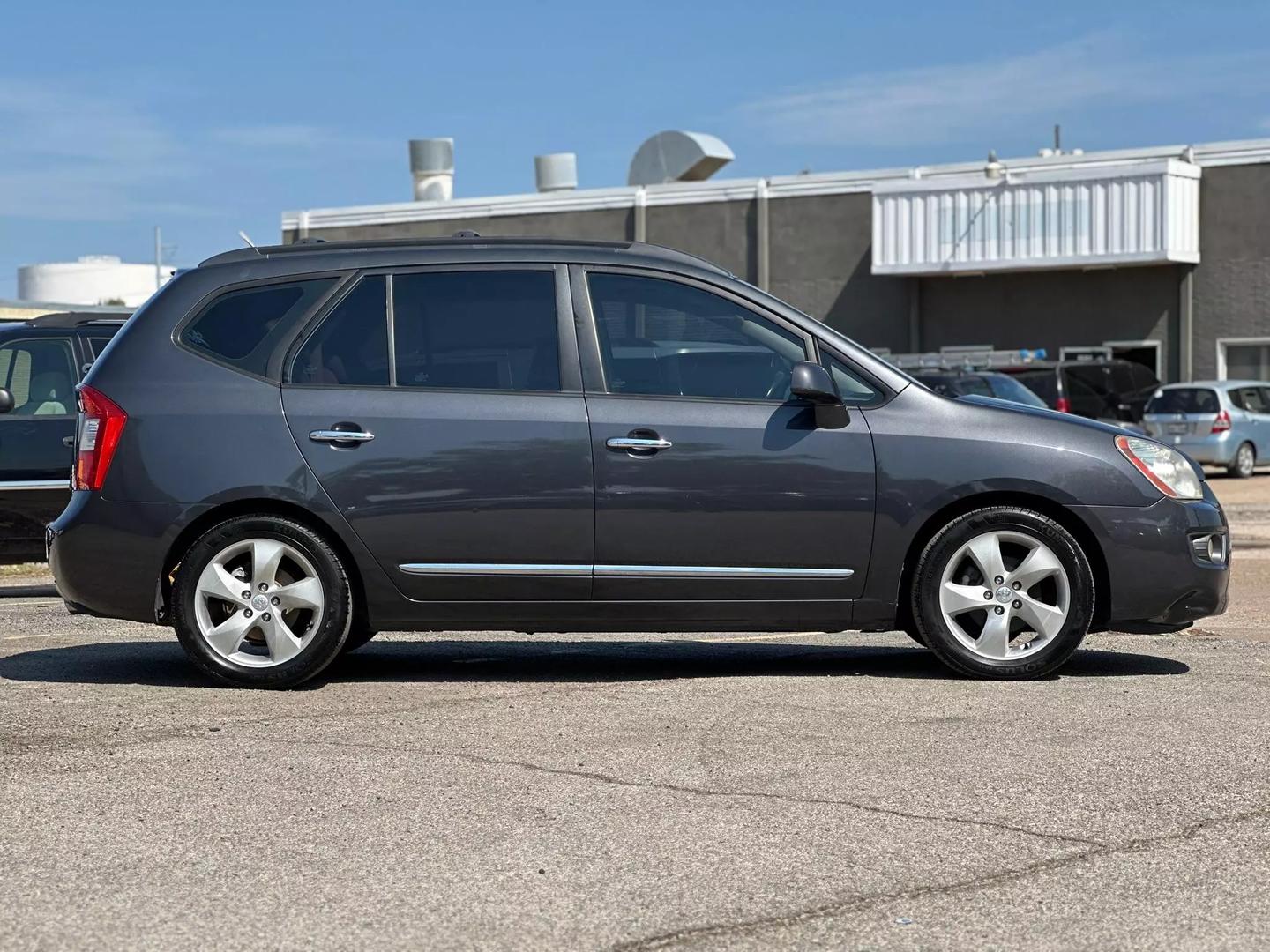 2007 Kia Rondo - Image 9