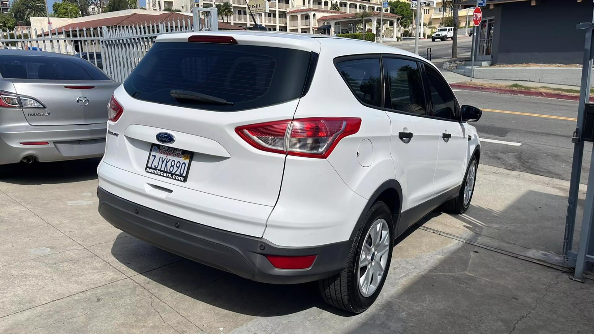 2015 Ford Escape S photo 6