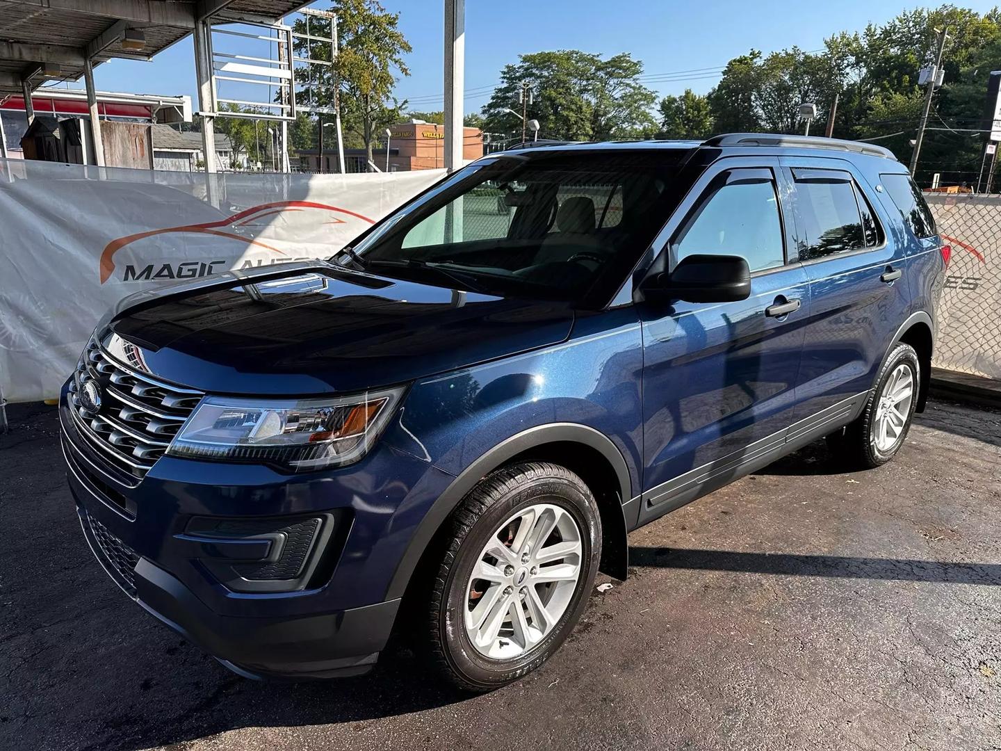 2017 Ford Explorer - Image 11