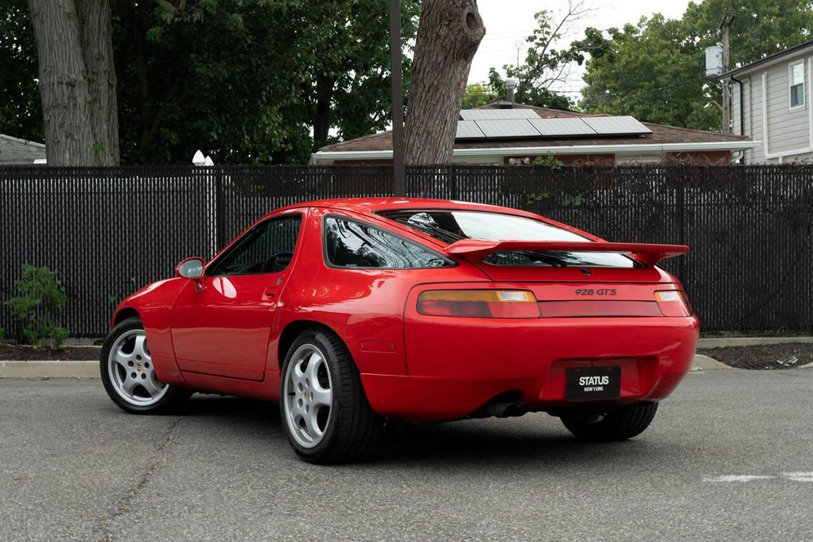 1992 Porsche 928 - Image 27