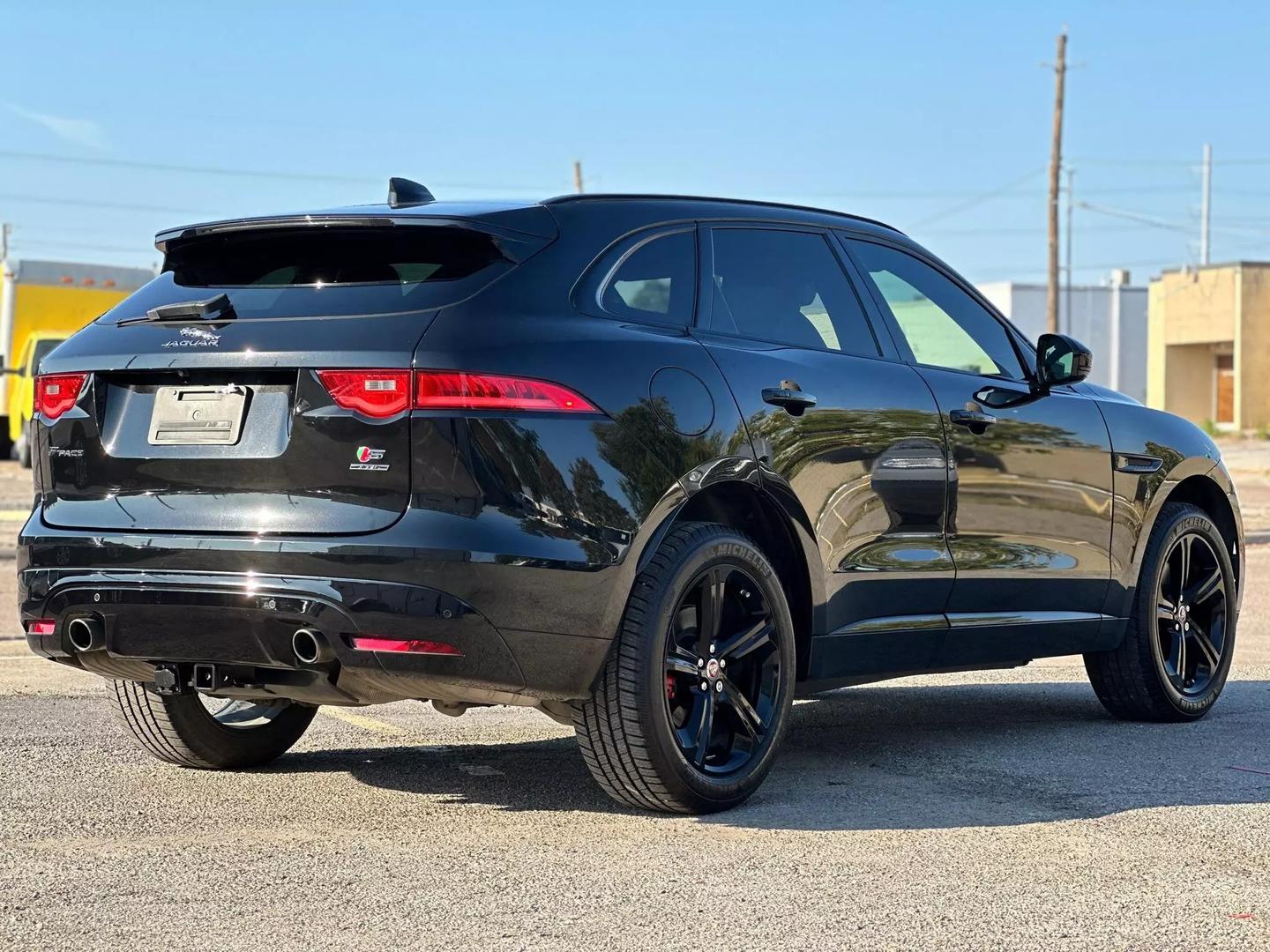 2017 Jaguar F-pace - Image 8