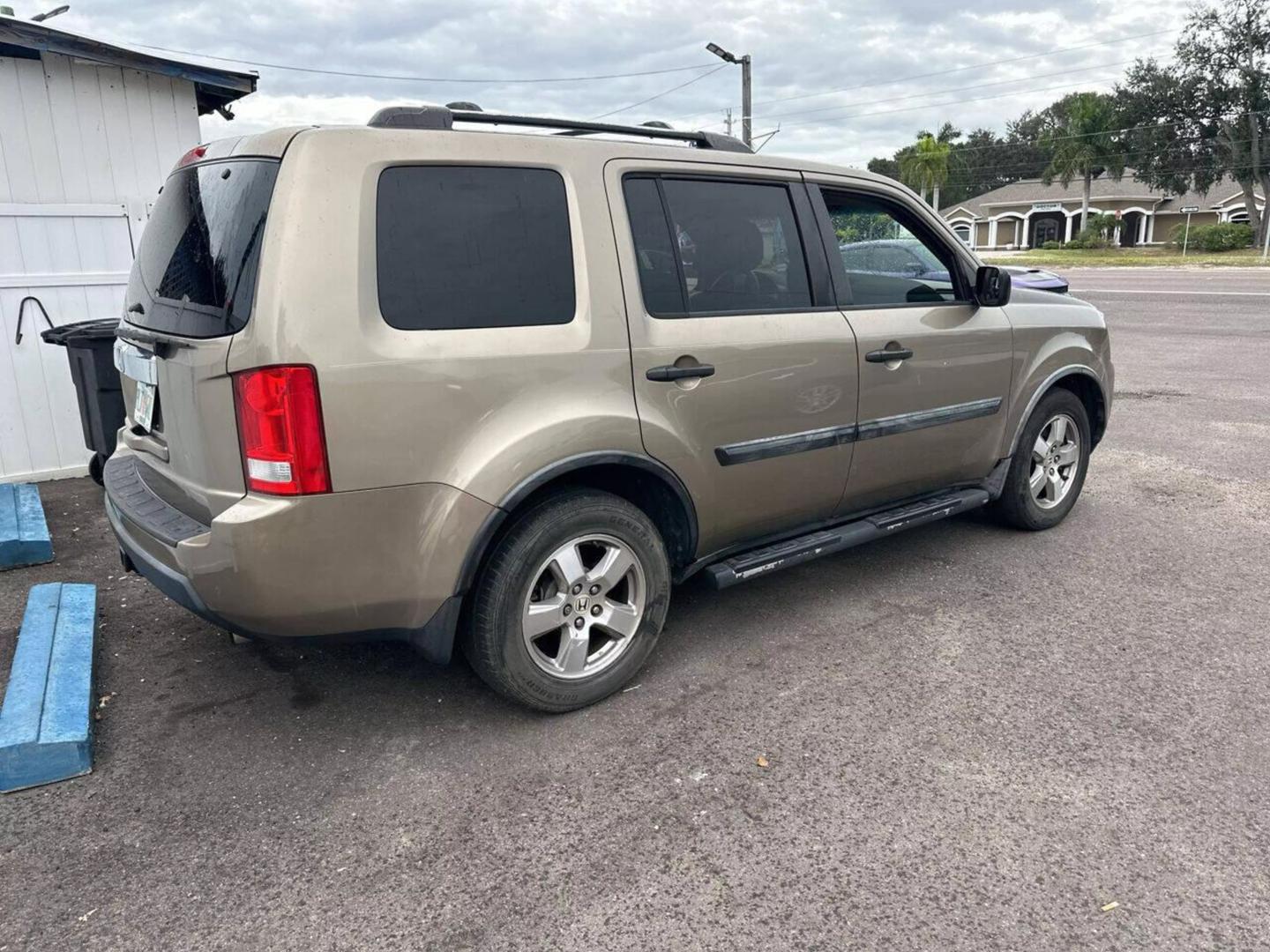 2010 Honda Pilot LX photo 9