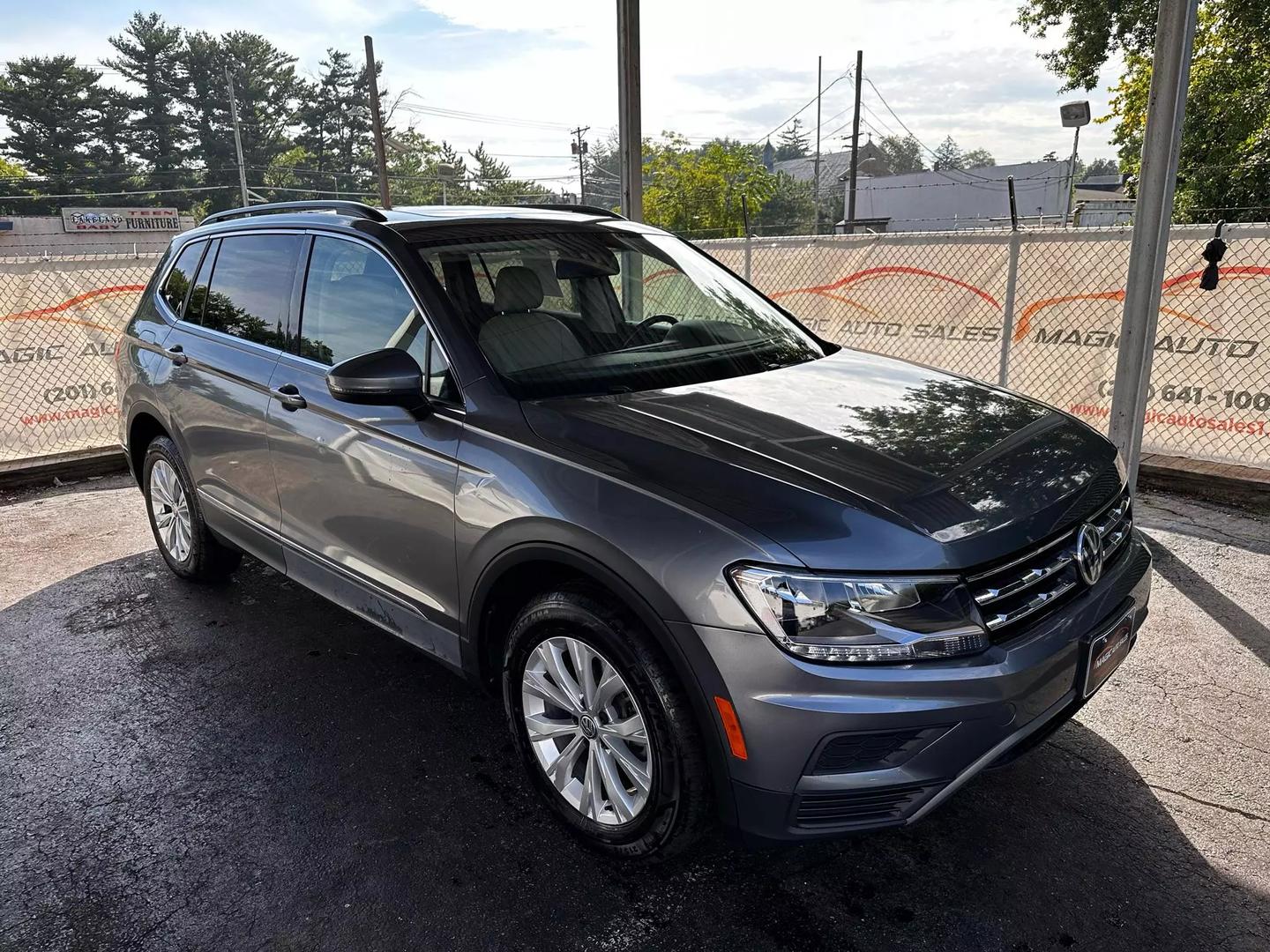 2018 Volkswagen Tiguan - Image 10