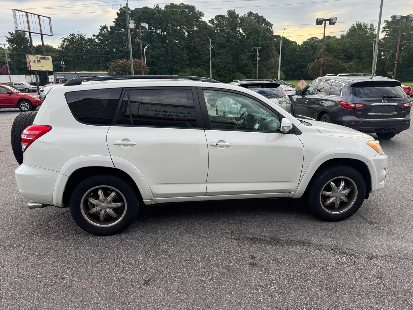 2010 Toyota RAV4 Limited photo 7