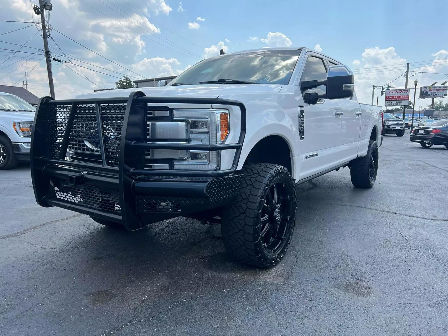 2019 Ford F250 Super Duty Crew Cab - Image 3