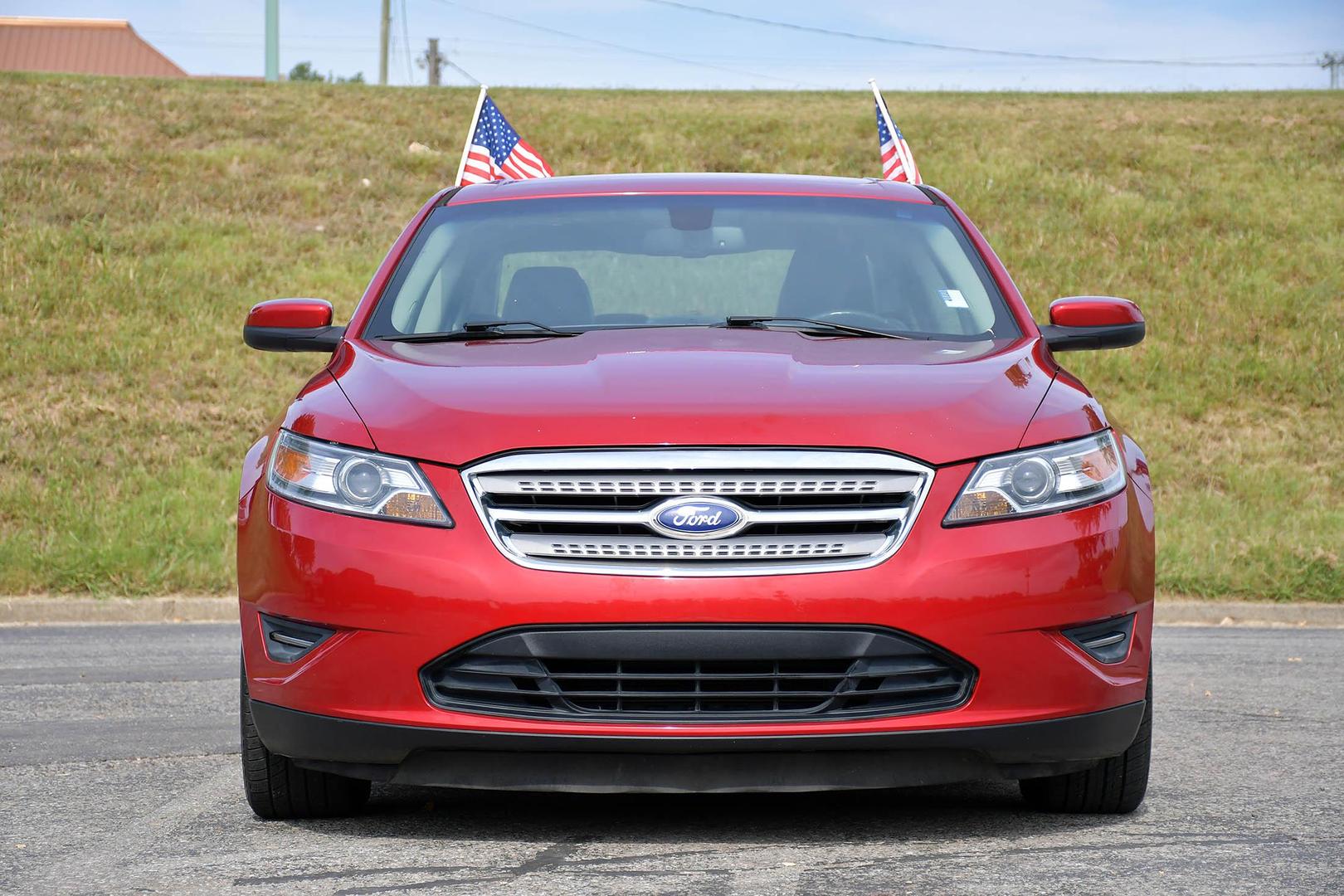 2012 Ford Taurus SEL photo 3