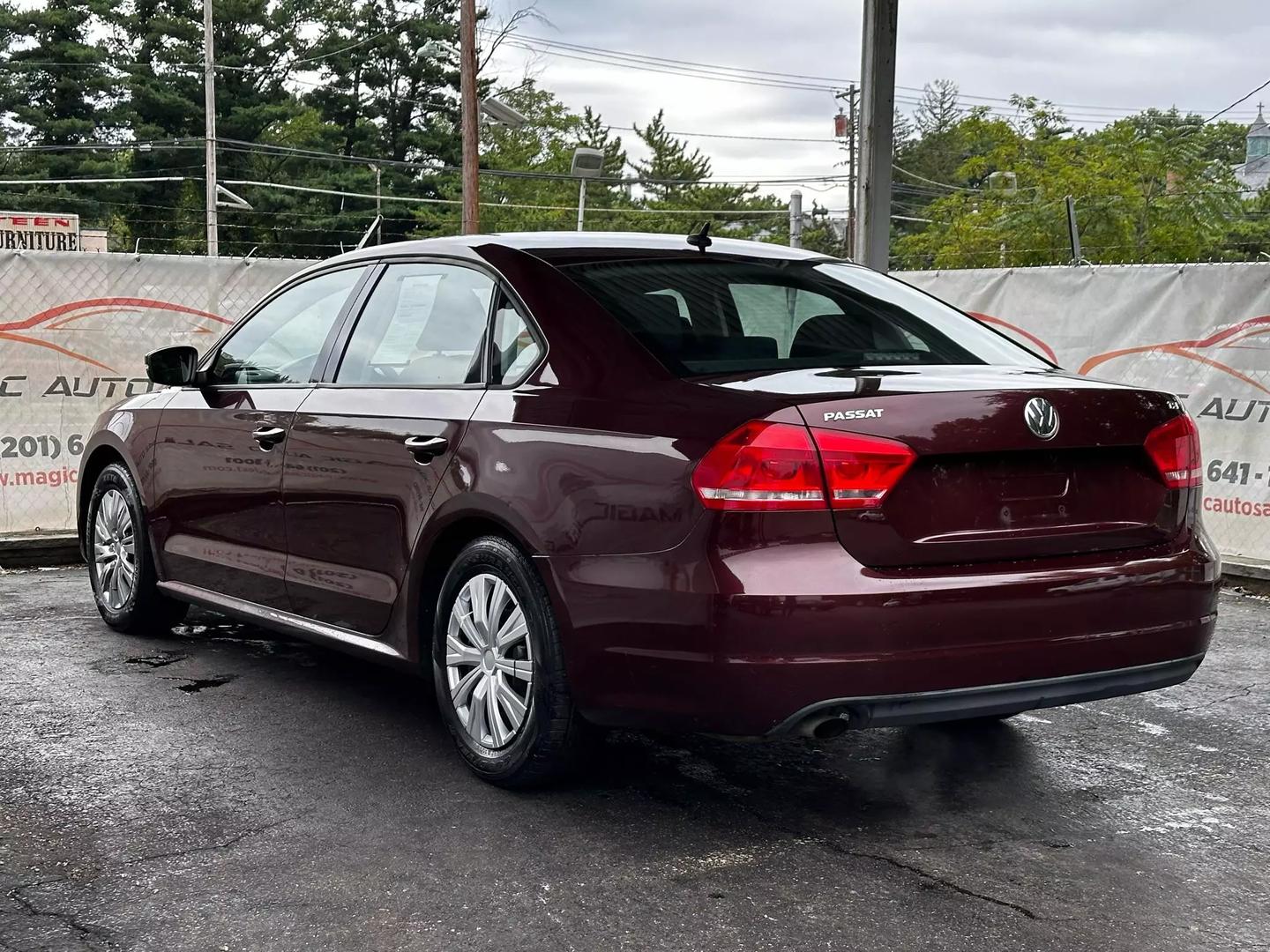 2014 Volkswagen Passat - Image 7