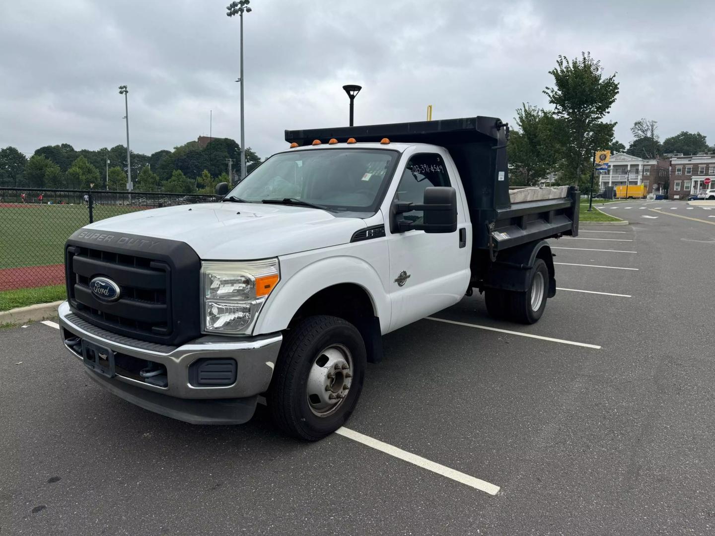 Ford F-350 Super Duty Chassis Cab's photo