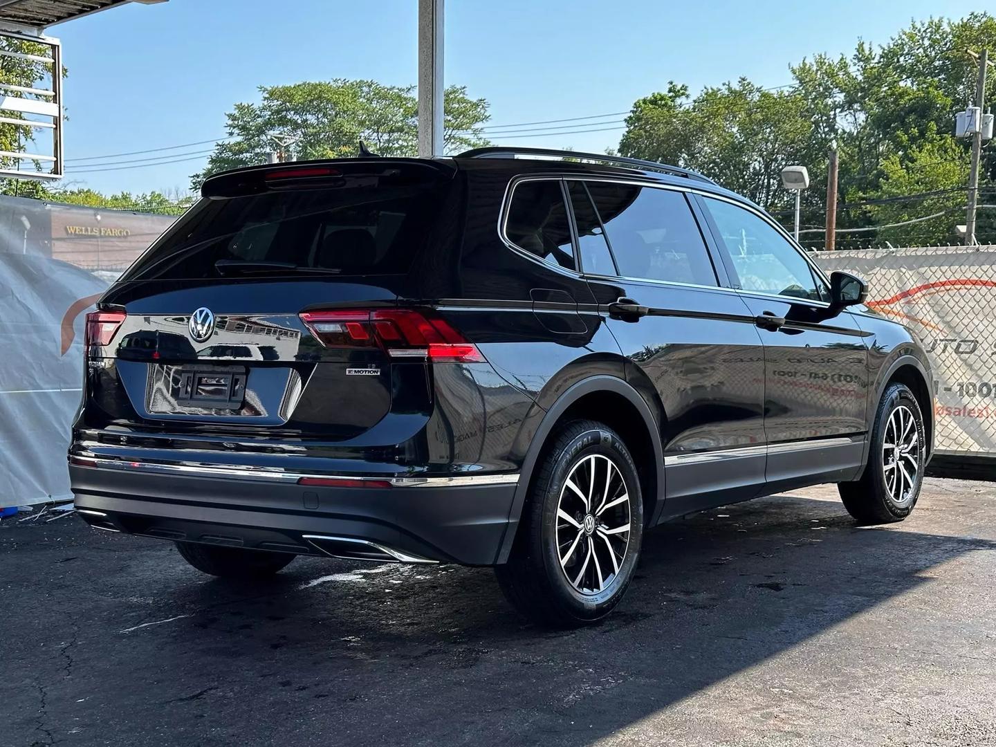 2021 Volkswagen Tiguan - Image 9