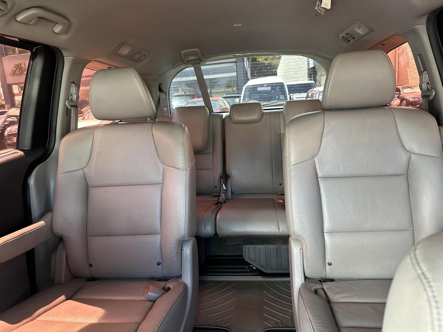 2014 Honda Odyssey EX-L photo 16