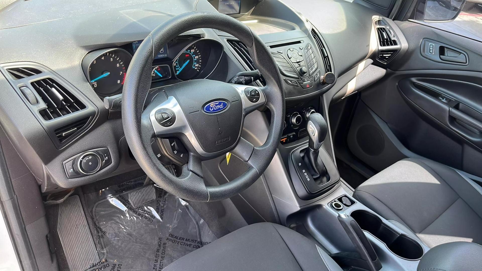 2015 Ford Escape S photo 16