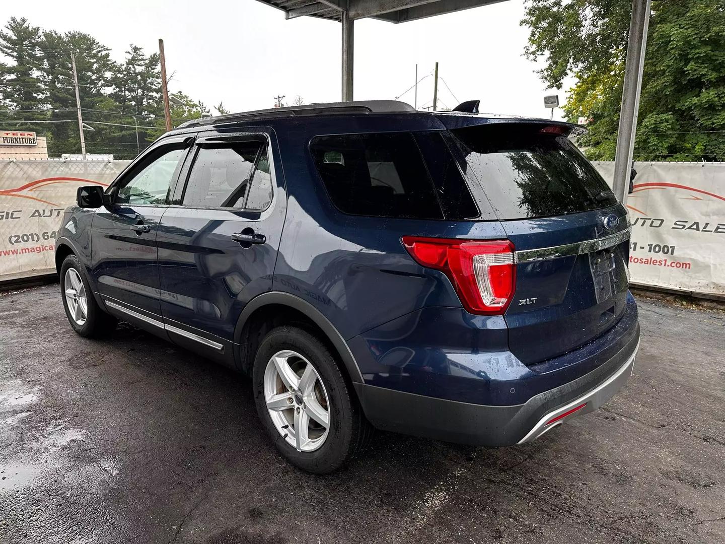 2017 Ford Explorer - Image 13