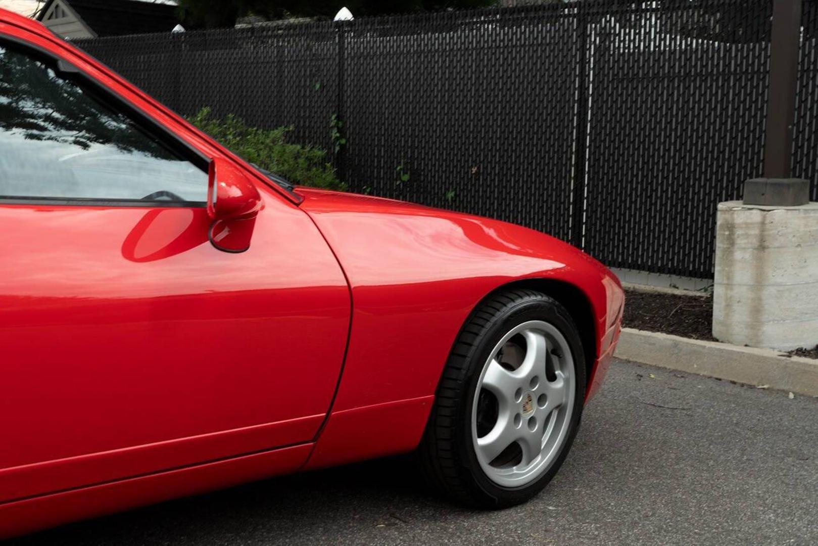 1992 Porsche 928 - Image 17