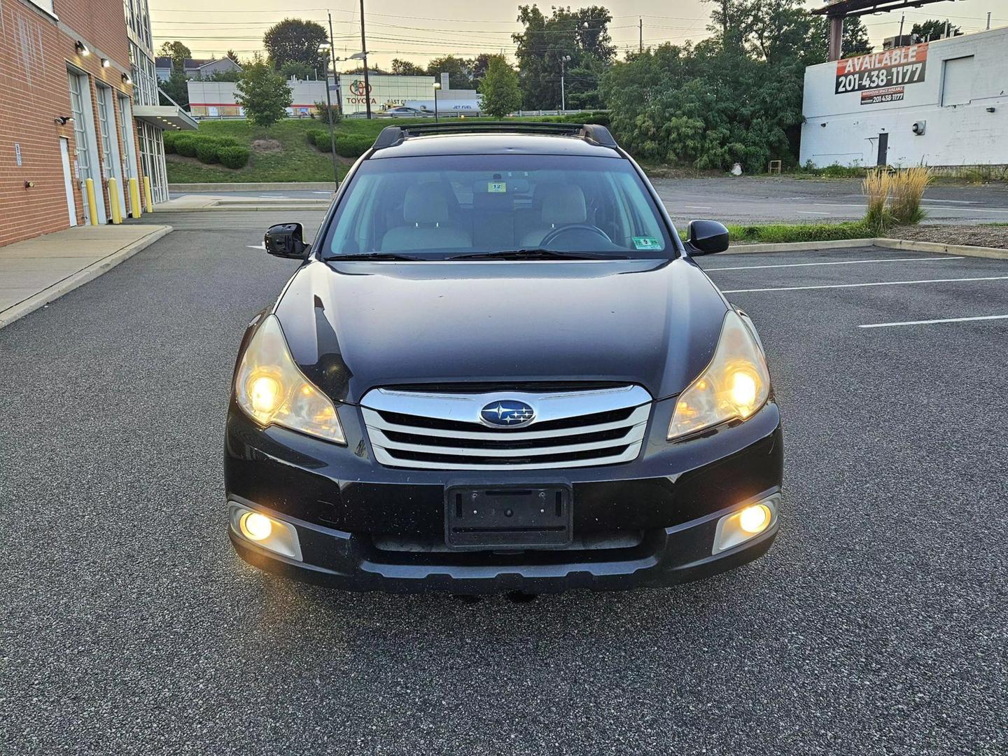 2012 Subaru Outback Premium photo 10