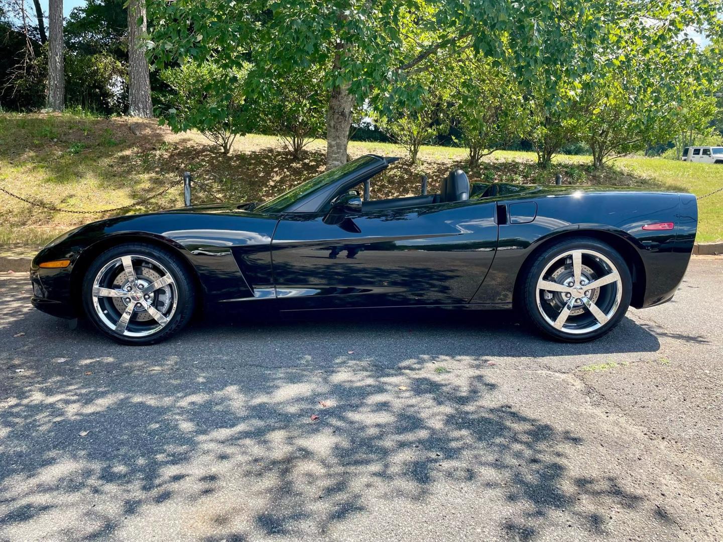 2010 Chevrolet Corvette Base photo 3