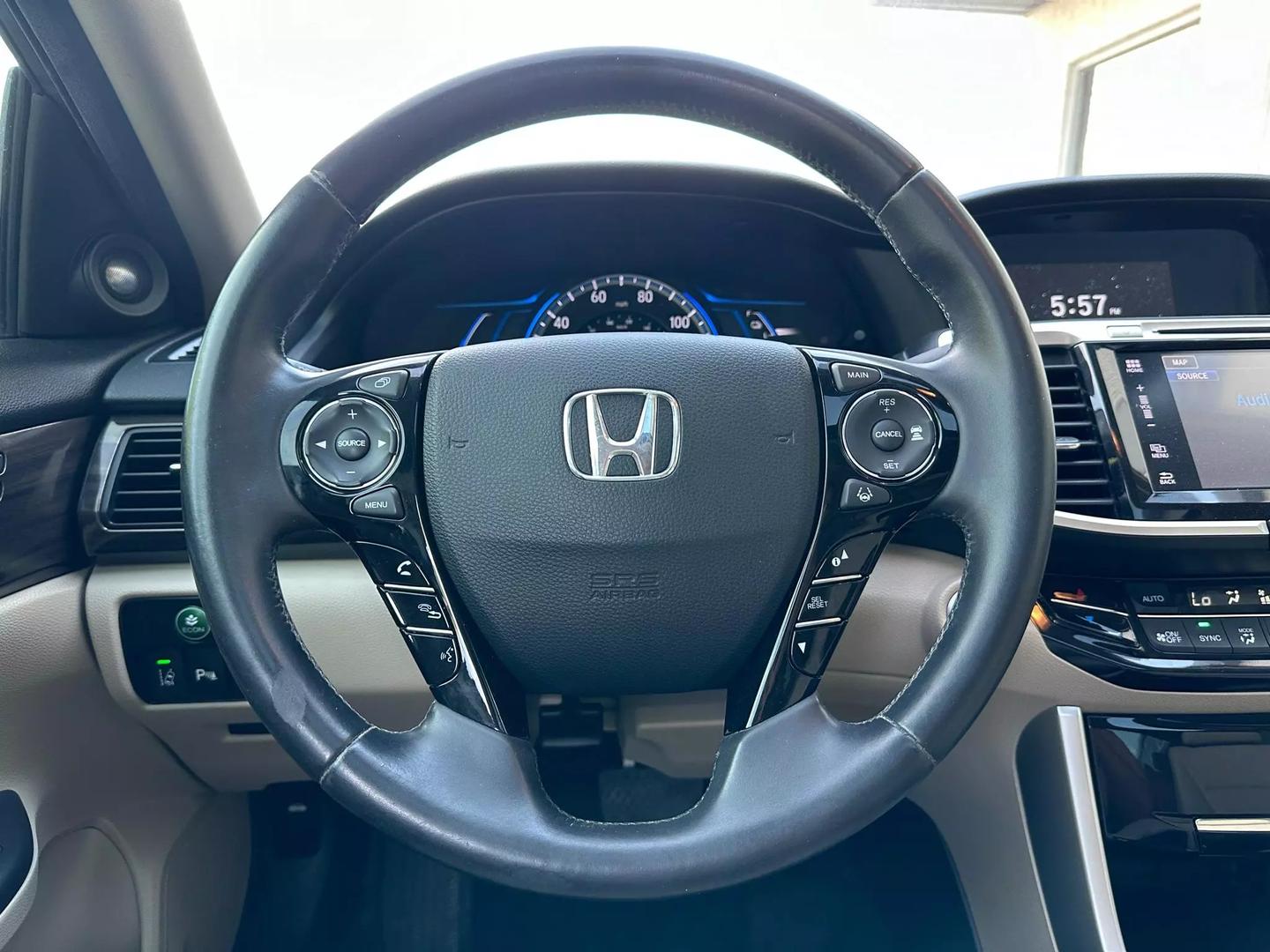 2017 Honda Accord Hybrid - Image 30