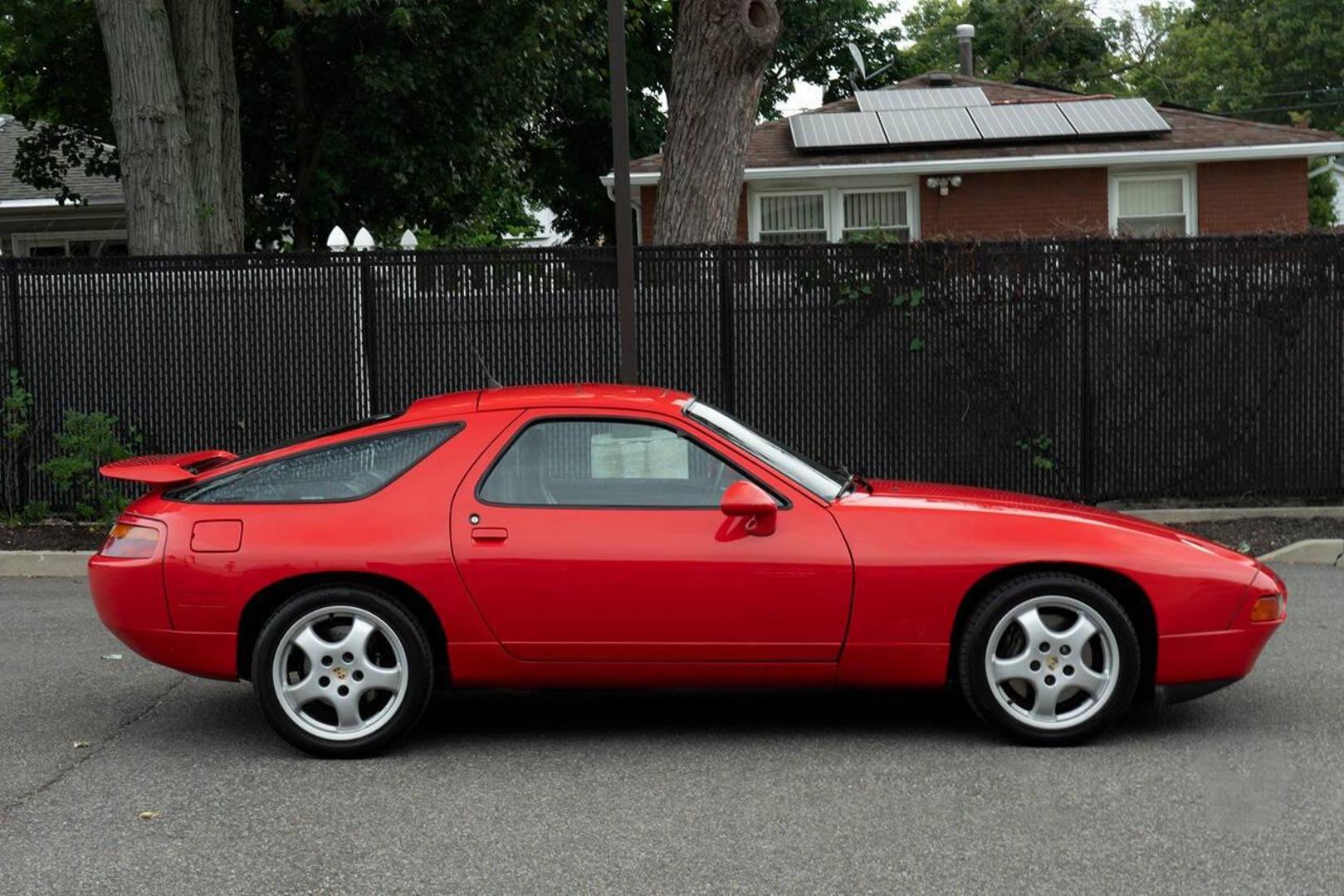 1992 Porsche 928 - Image 14