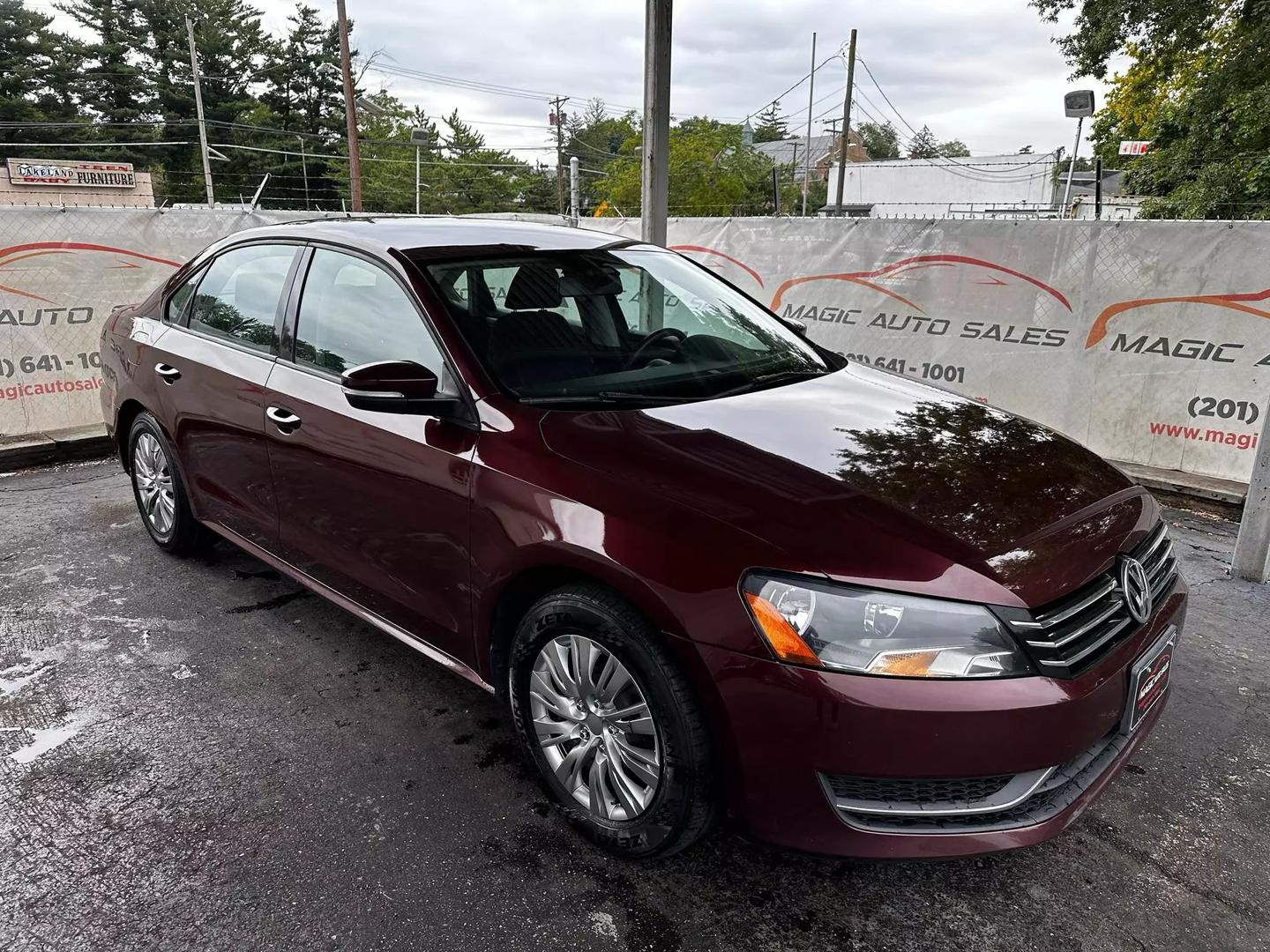 2014 Volkswagen Passat - Image 11