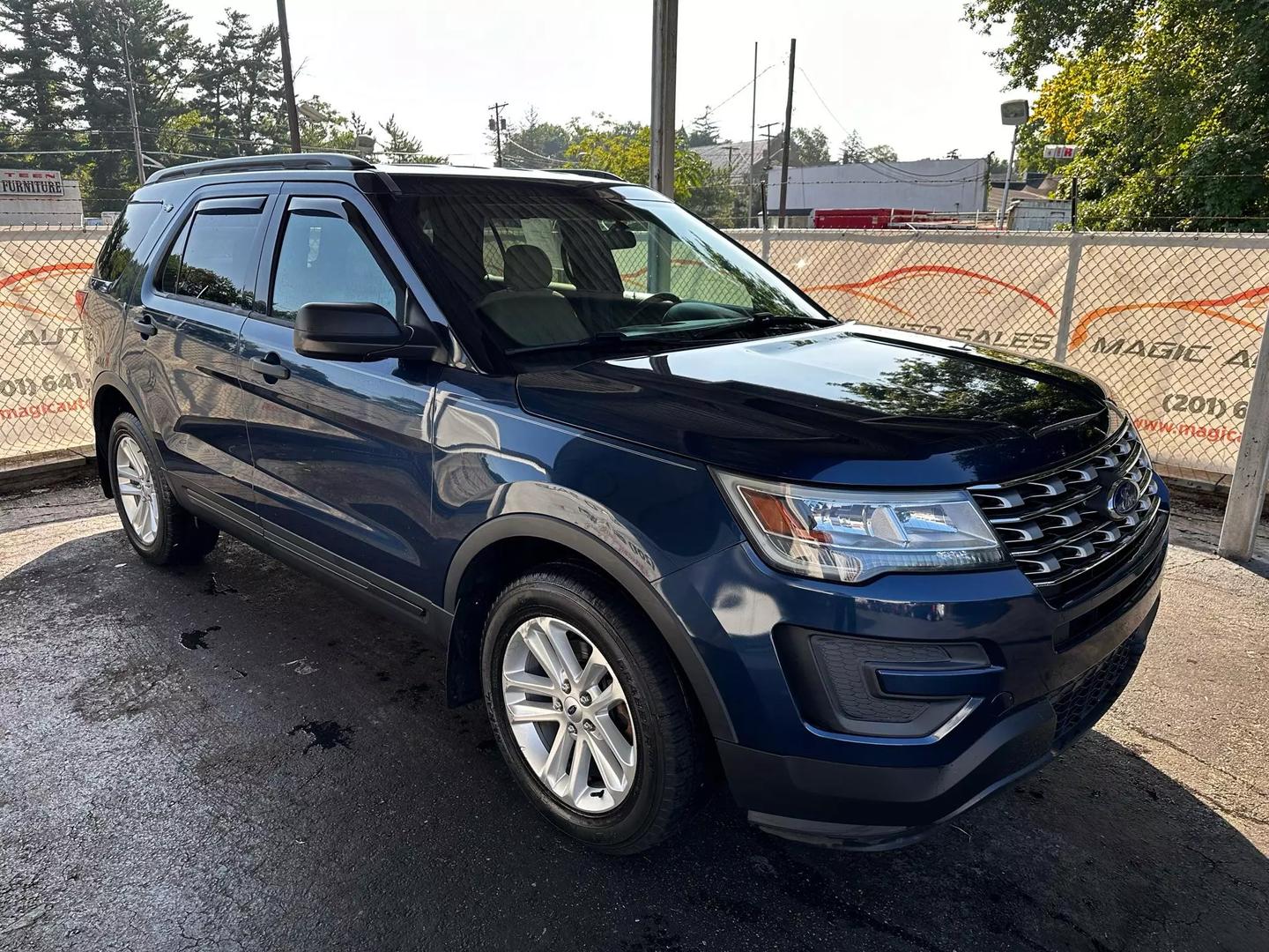 2017 Ford Explorer - Image 10