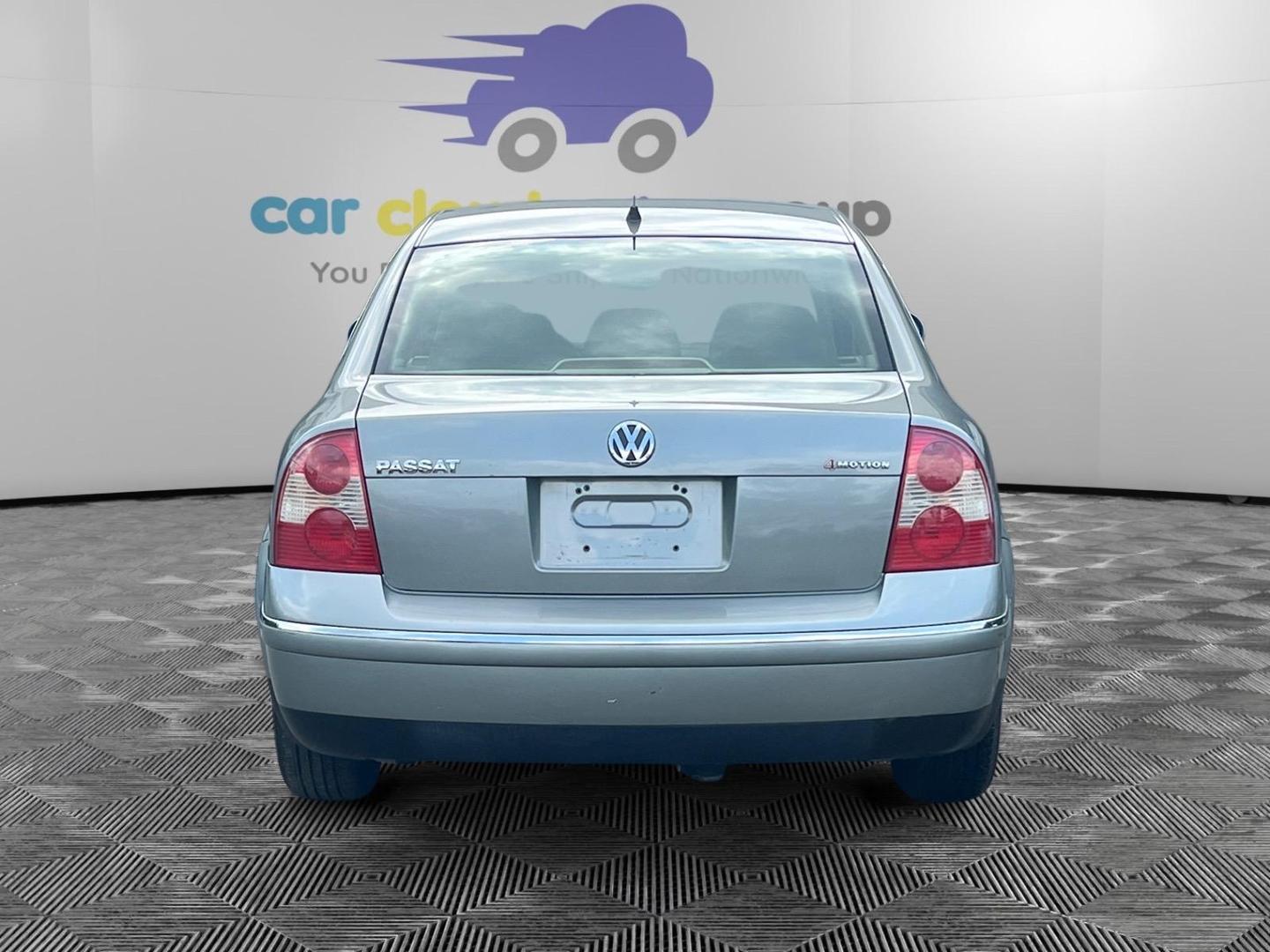 2004 Volkswagen Passat Gls 4motion Sedan 4d - Image 4