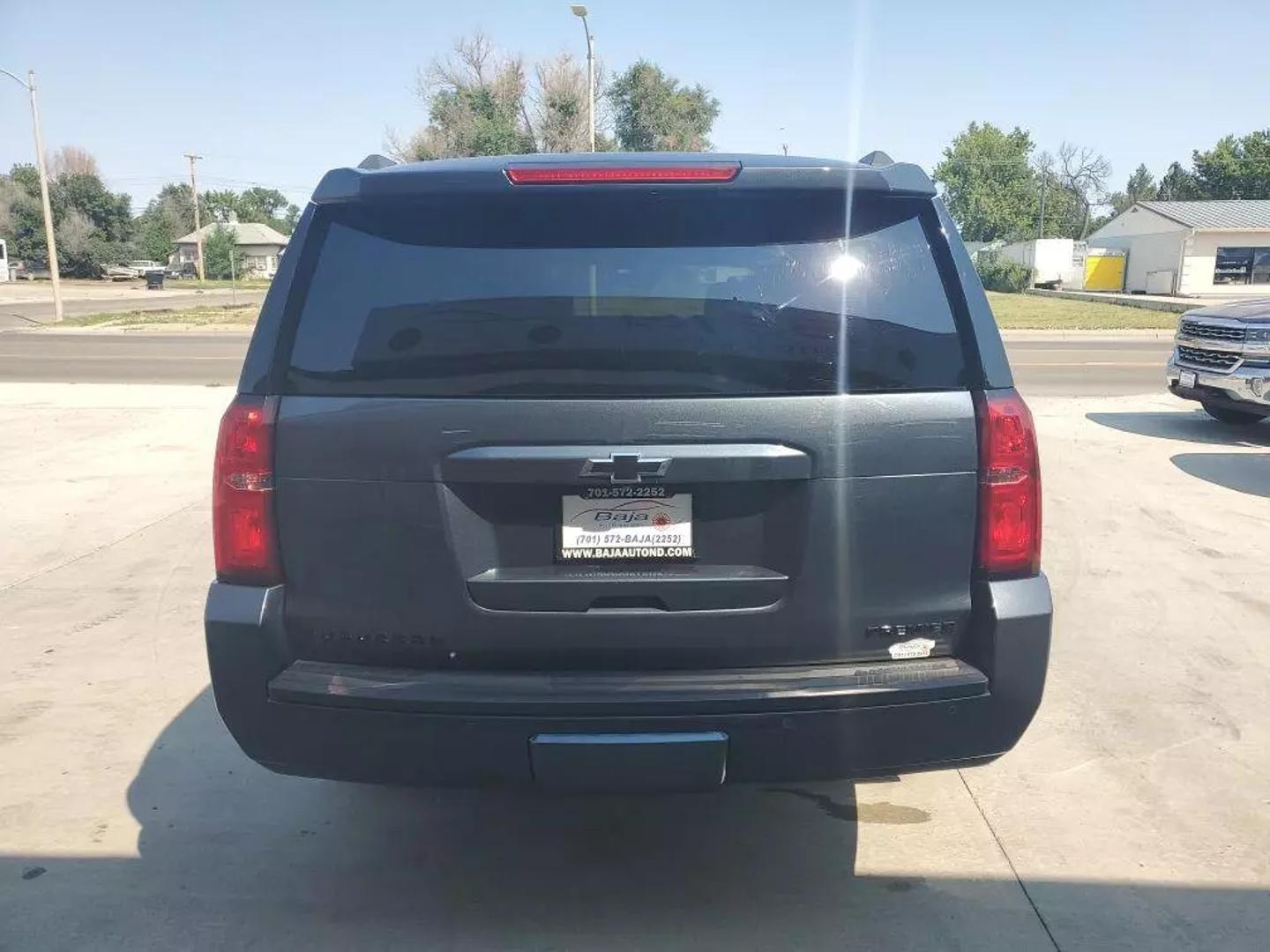 2019 Chevrolet Suburban Premier photo 3