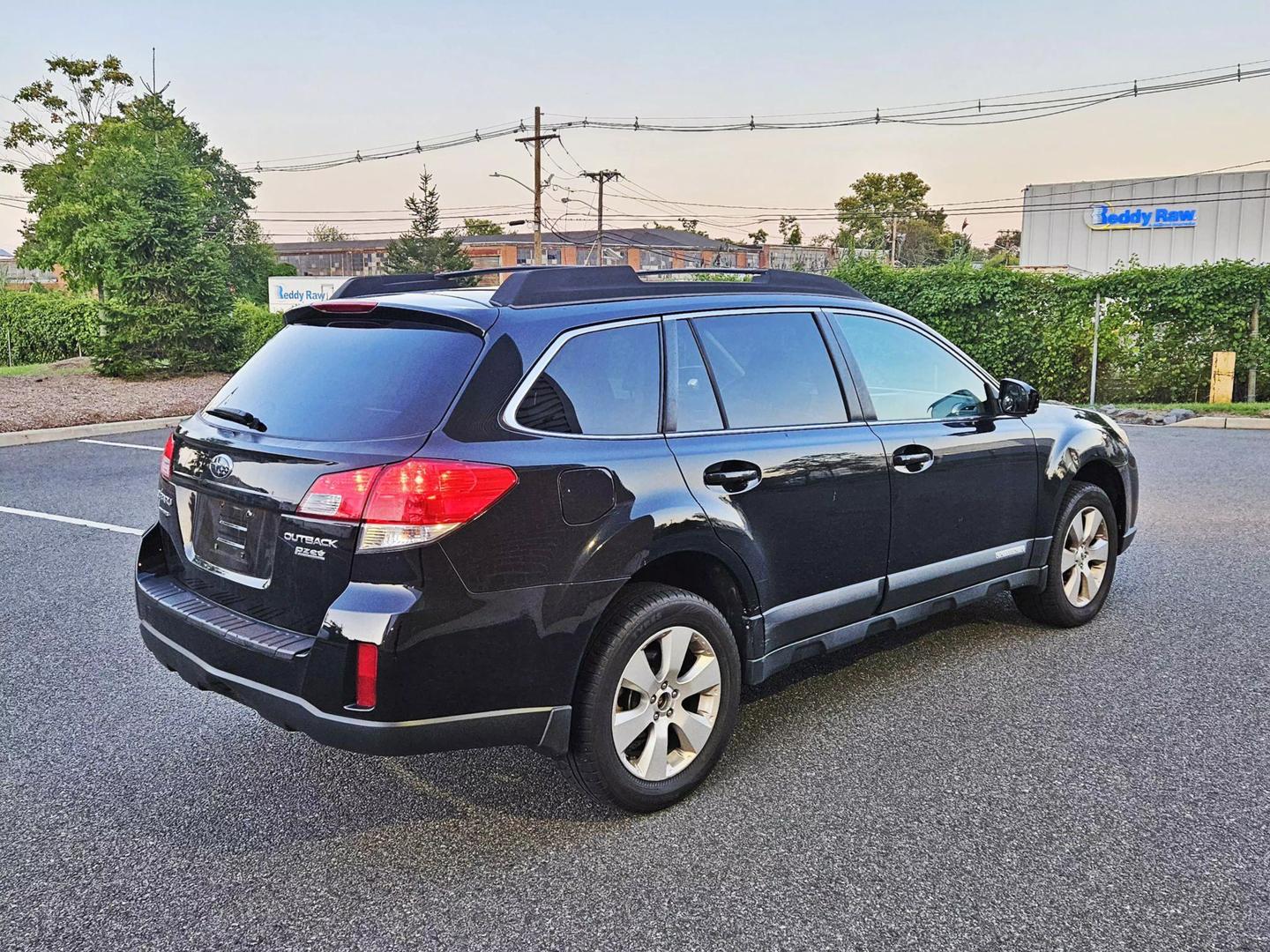 2012 Subaru Outback Premium photo 7