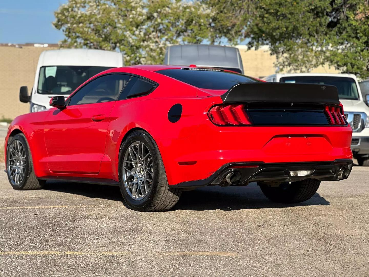 2019 Ford Mustang - Image 5