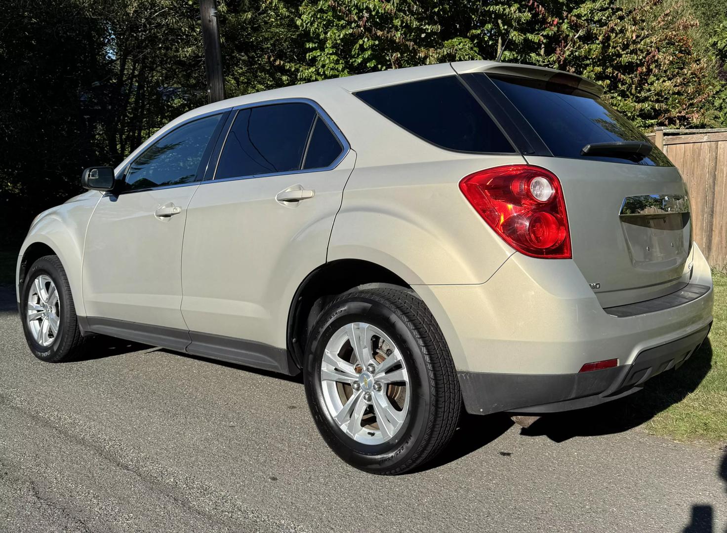 2011 Chevrolet Equinox LS photo 6