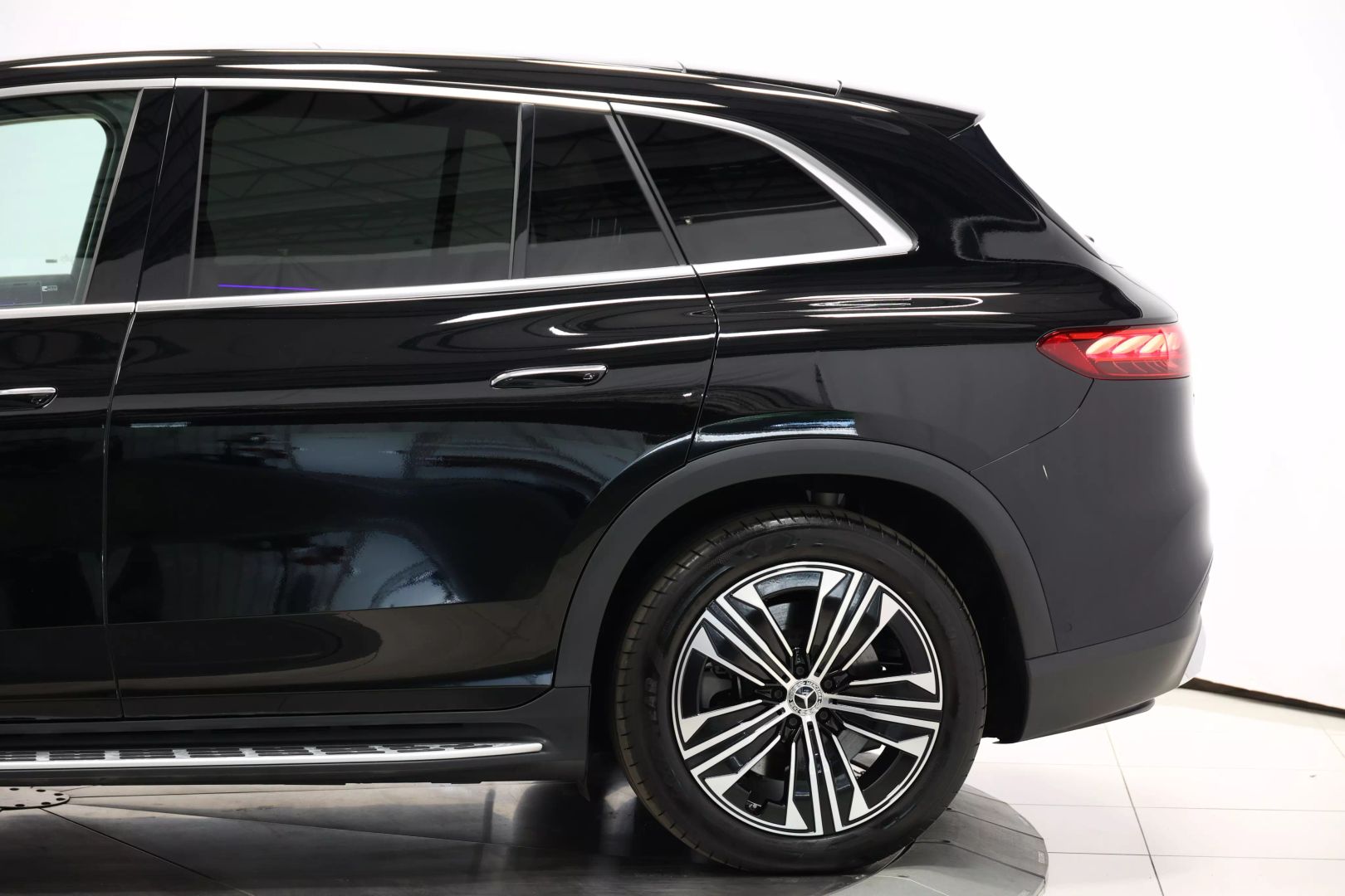 2023 Mercedes-benz Mercedes-eq Eqs Suv - Image 8