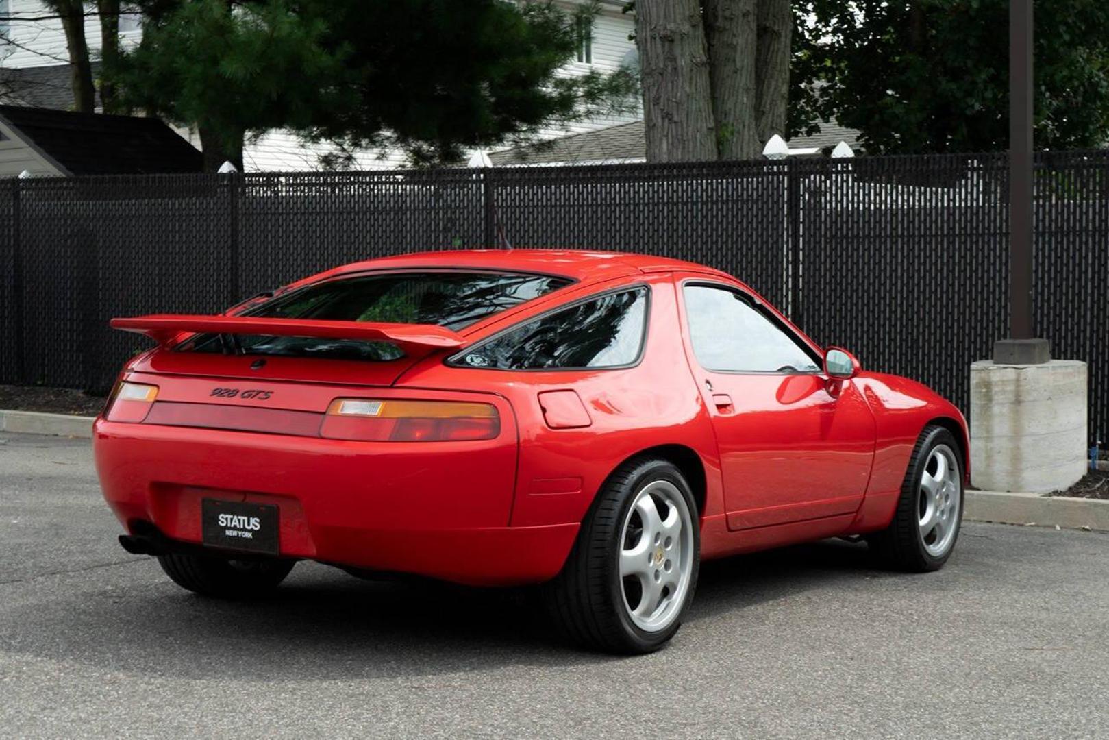 1992 Porsche 928 - Image 25