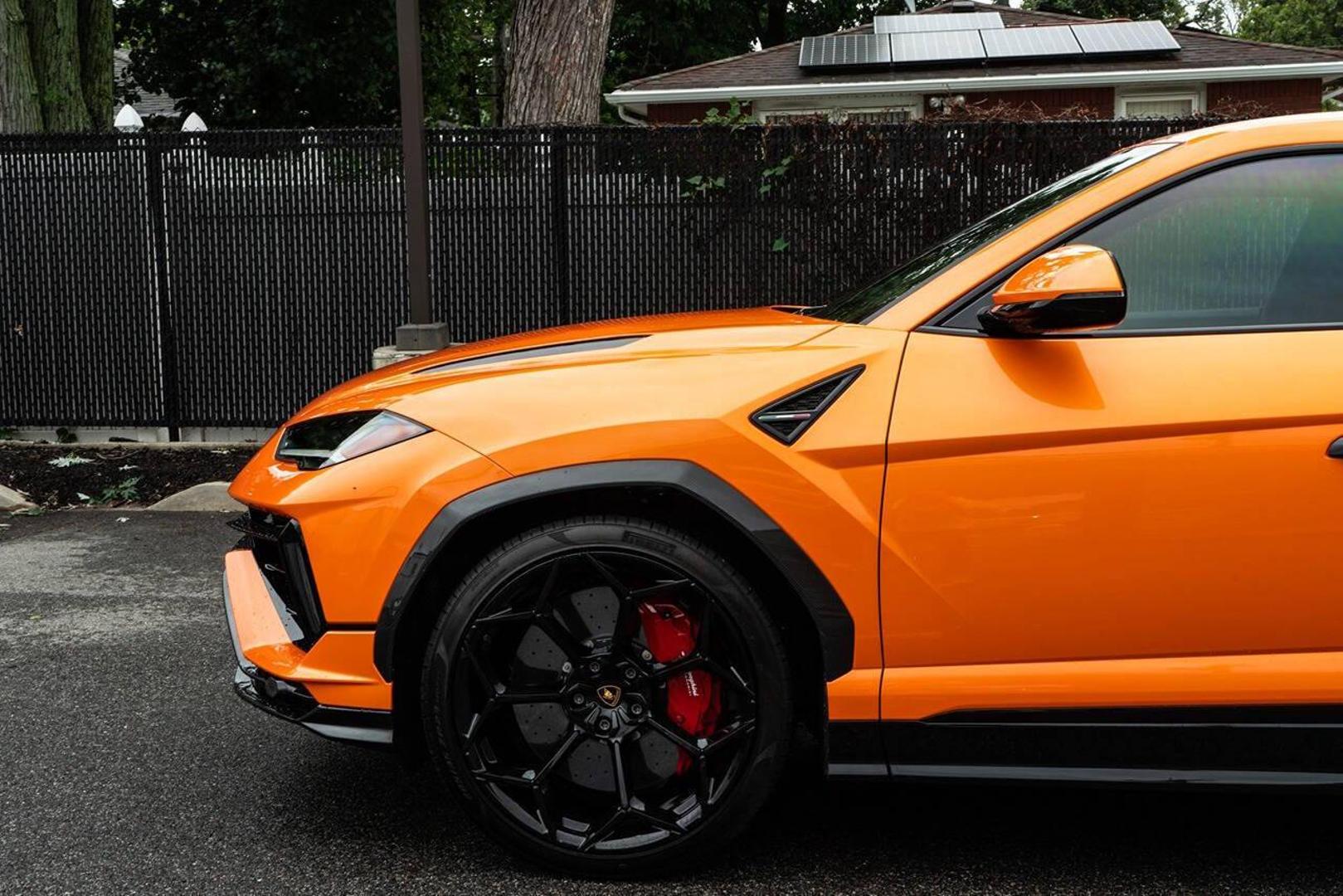 2024 Lamborghini Urus - Image 11