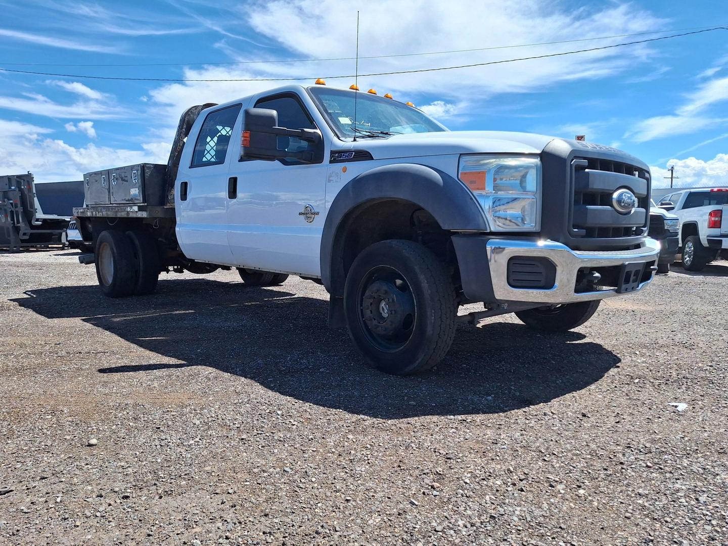 2012 Ford F-450 Super Duty Chassis Cab null photo 3