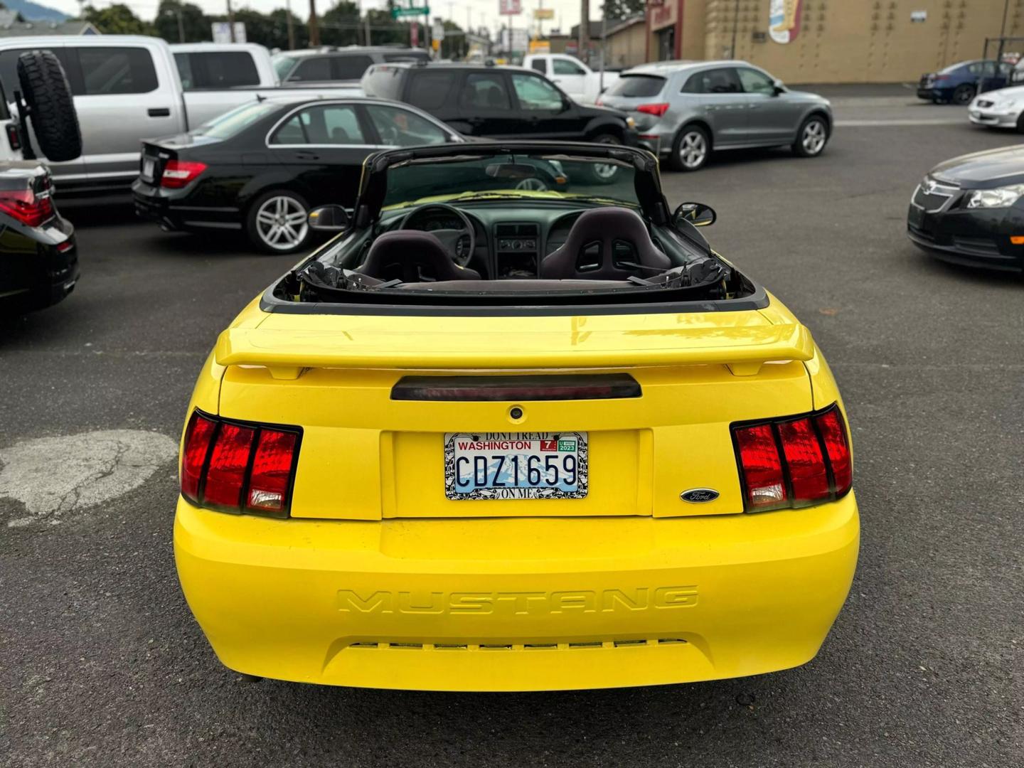 2003 Ford Mustang Deluxe photo 8