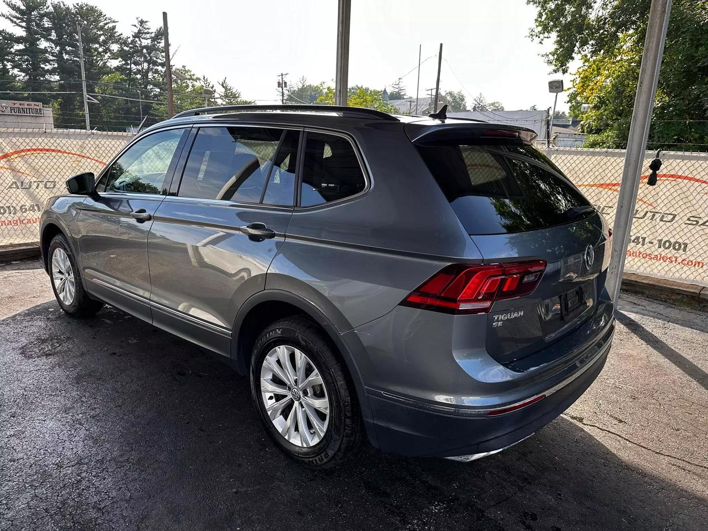 2018 Volkswagen Tiguan - Image 13