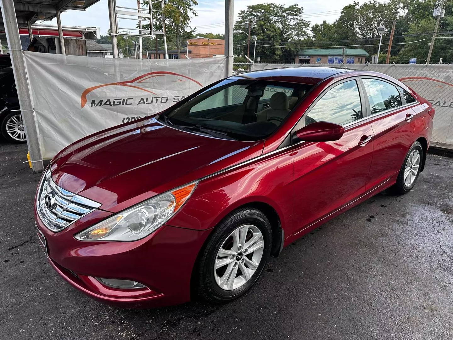 2013 Hyundai Sonata - Image 11