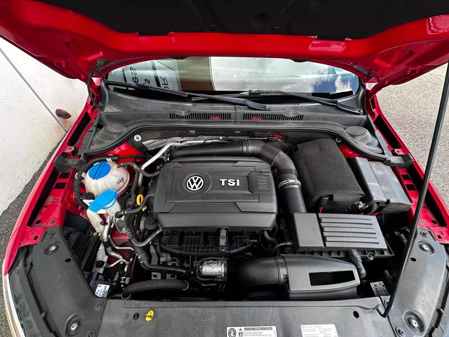 2015 Volkswagen Jetta - Image 39