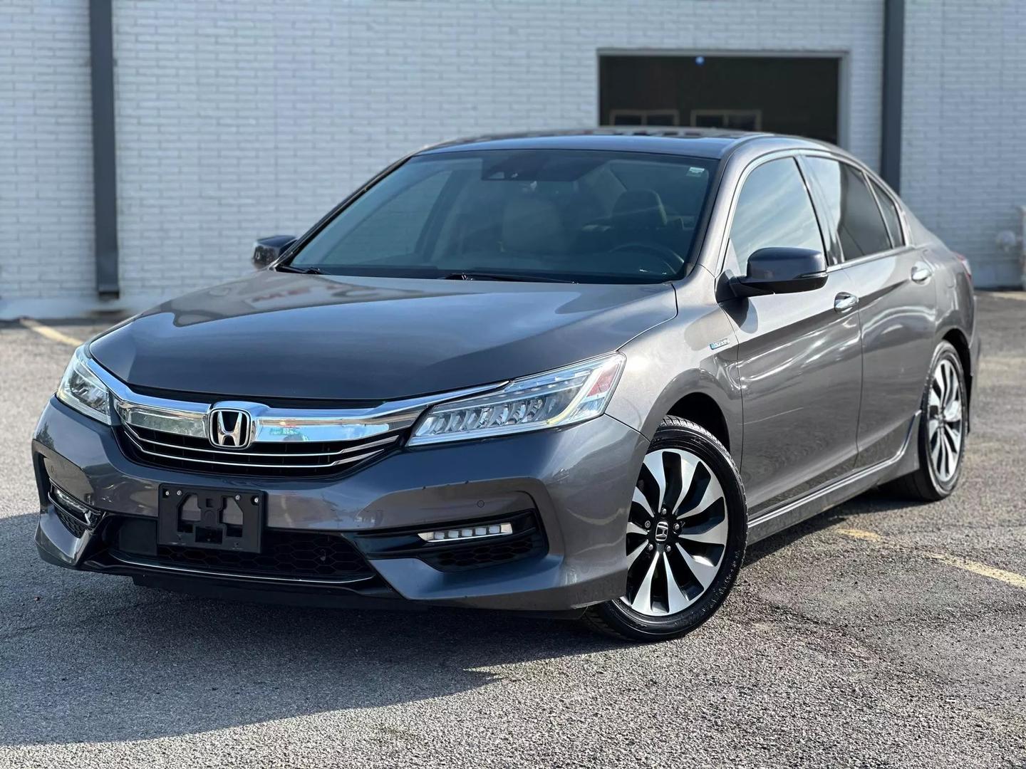 2017 Honda Accord Hybrid - Image 2