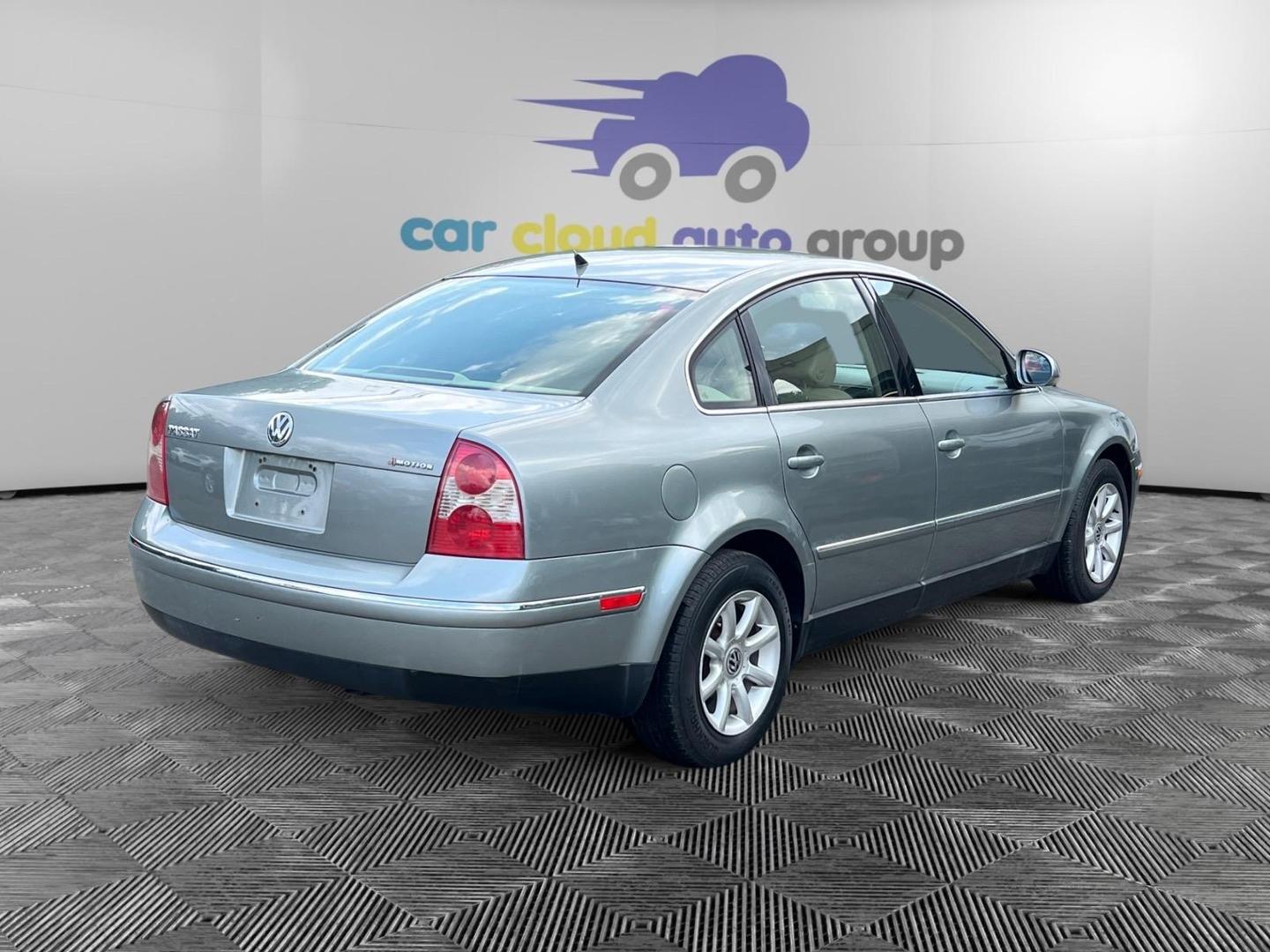 2004 Volkswagen Passat Gls 4motion Sedan 4d - Image 5