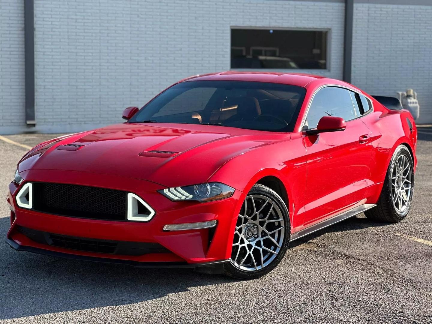 2019 Ford Mustang - Image 2